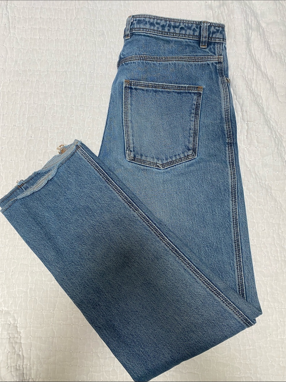 Classic High-Rise Wide Leg Jeans in Medium Blue